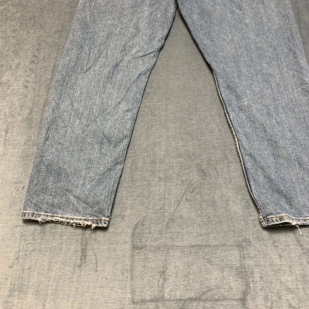 Wrangler Jeans Mens 34x29 Blue Denim Cotton Medium Wash Distressed Relaxed Fit